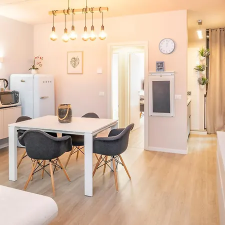 Giardinello Apartment *