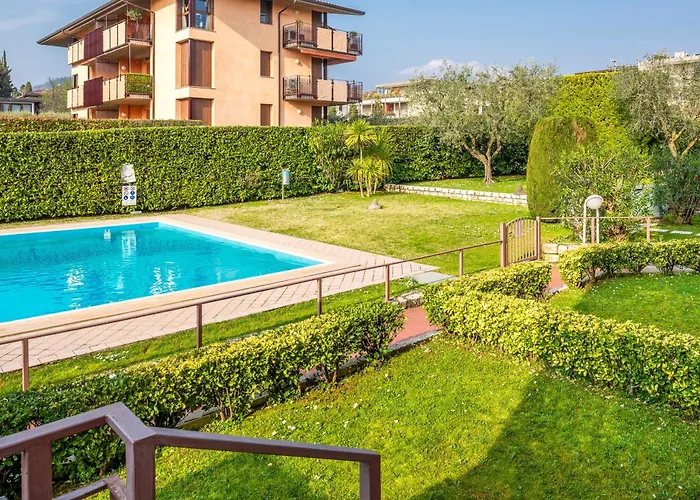 Giardinello Apartment *